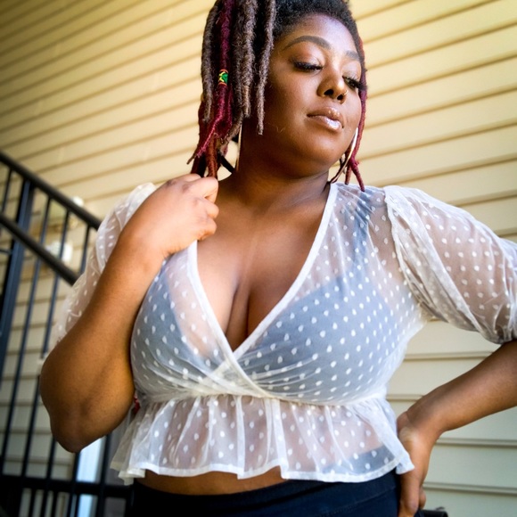 SHEER MESH CROP TOP - Picture 2 of 4